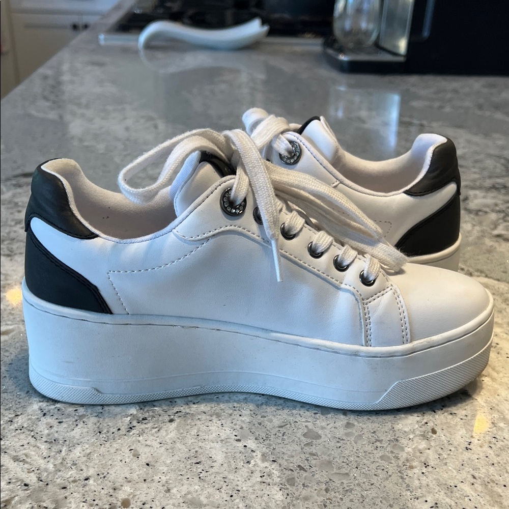 GUESS Sendra White Platform Sneakers - Women’s Size 7 EUC - Picture 9 of 11